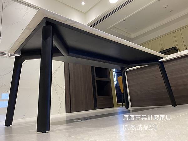 Nabucco大理石餐桌L200D90-3.jpg Nabucco大理石餐桌L200D90-3.jpg