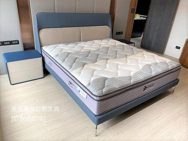 Coupe款型床架-33.jpg Coupe款型床架-33.jpg