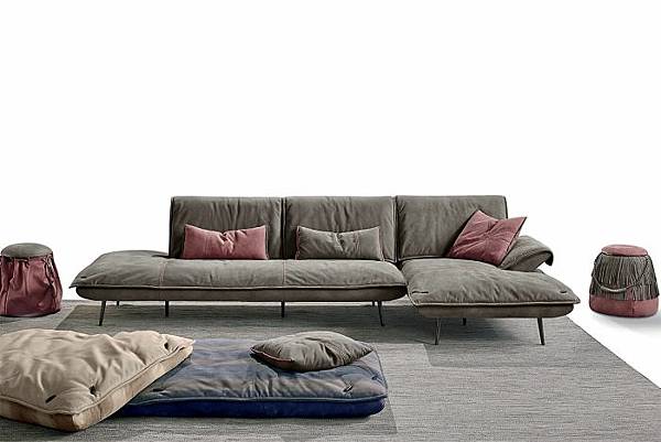 escape-sectional-chaise-01.jpg