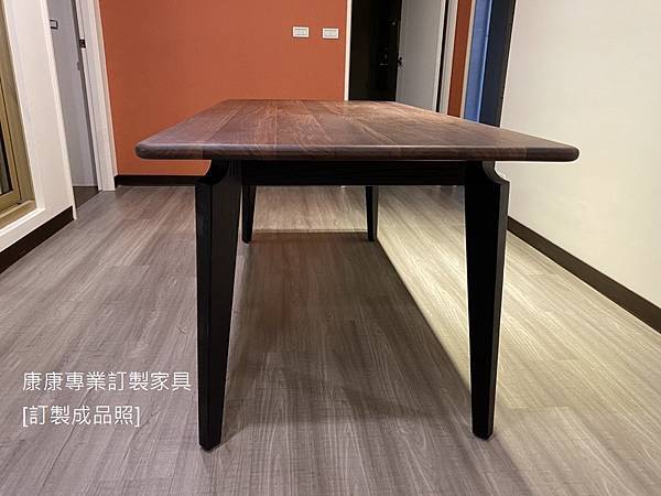 Smania款型餐桌L180D90-12.jpg Smania款型餐桌L180D90-12.jpg