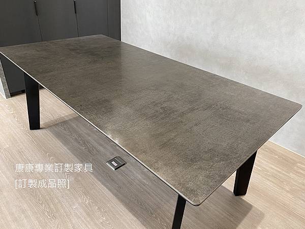 Howard陶板餐桌L210D100-3.jpg Howard陶板餐桌L210D100-3.jpg