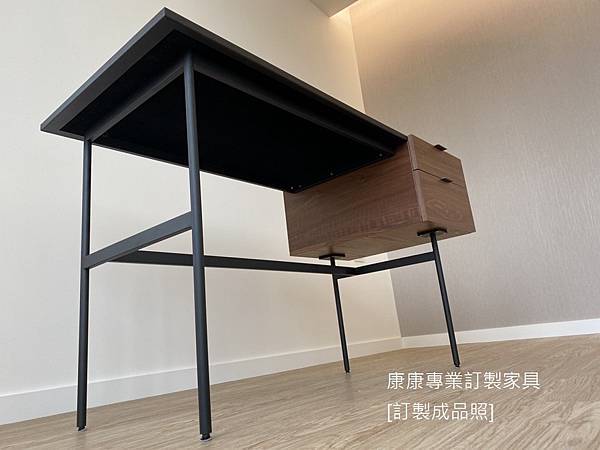 TANIS書桌L130D60-3.jpg TANIS書桌L130D60-3.jpg