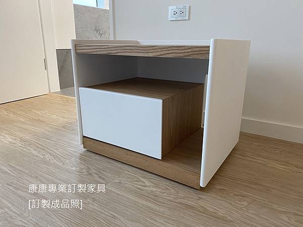 5050床頭櫃W60-12.jpg 5050床頭櫃W60-12.jpg