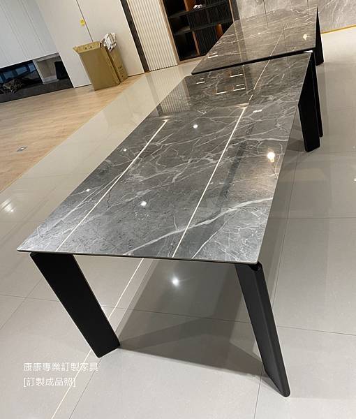Oskar陶板餐桌L210D100-2.jpg Oskar陶板餐桌L210D100-2.jpg