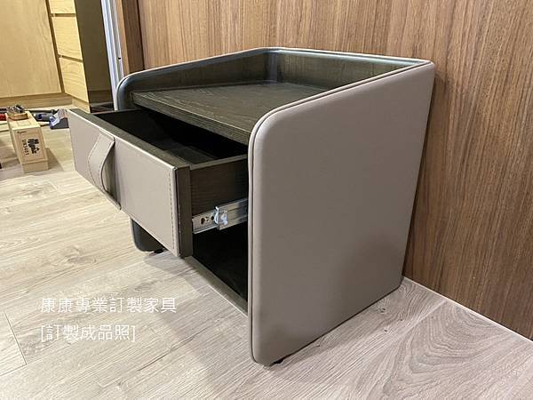 Gentleman床頭櫃W50-3.jpg Gentleman床頭櫃W50-3.jpg