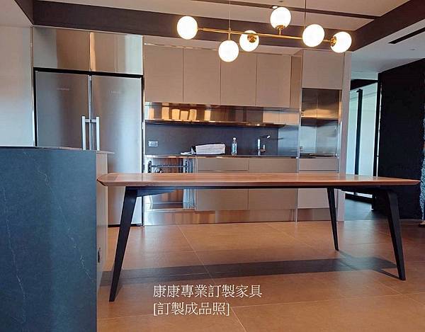 ODESSA胡桃木餐桌L230D95-4.jpg ODESSA胡桃木餐桌L230D95-4.jpg