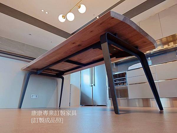 ODESSA胡桃木餐桌L230D95-3.jpg ODESSA胡桃木餐桌L230D95-3.jpg