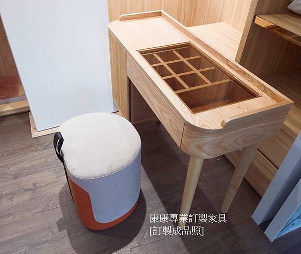化妝桌W110D40-6.jpg 化妝桌W110D40-6.jpg