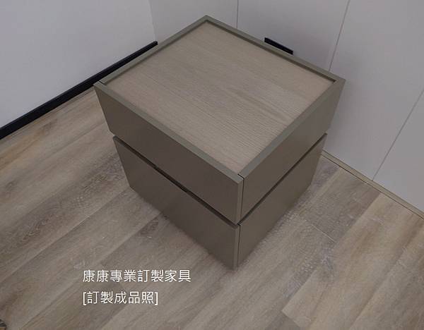 WAFER床頭櫃W50-2.jpg WAFER床頭櫃W50-2.jpg