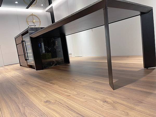 Gill大理石面餐桌L200D90-3.jpg Gill大理石面餐桌L200D90-3.jpg