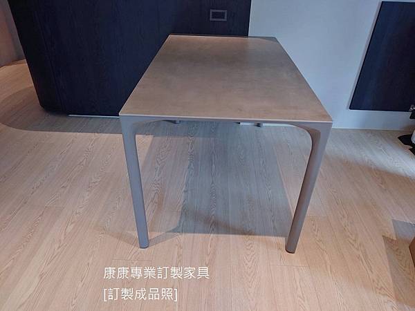 Boiacca餐桌L140D80-2.jpg Boiacca餐桌L140D80-2.jpg