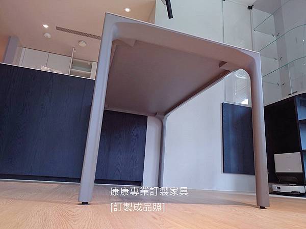 Boiacca餐桌L140D80-4.jpg Boiacca餐桌L140D80-4.jpg