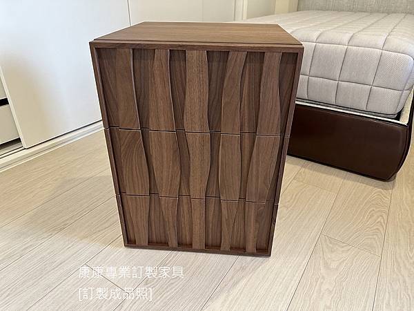 Masai床頭櫃W47-1.jpg Masai床頭櫃W47-1.jpg