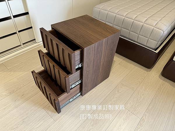 Masai床頭櫃W47-5.jpg Masai床頭櫃W47-5.jpg