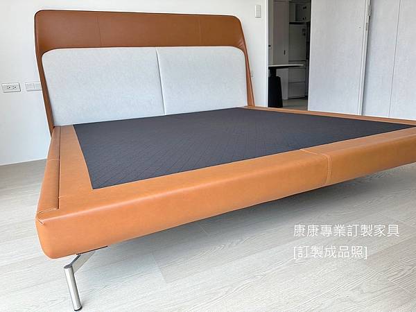 Coupe款型床架-58.jpg Coupe款型床架-58.jpg