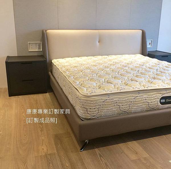 master bedroom床架-1.jpg master bedroom床架-1.jpg