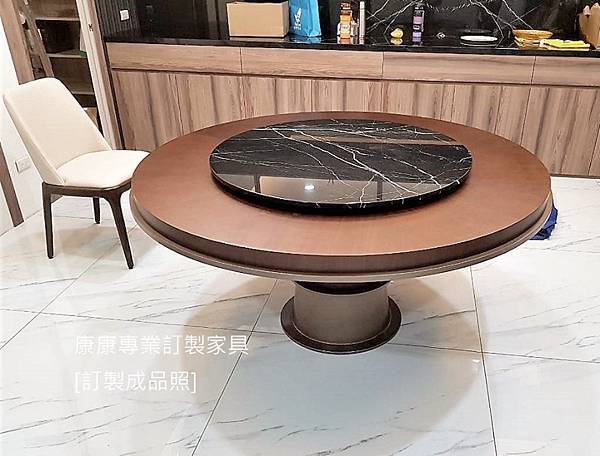 9 DingingRoom餐桌.jpg 9 DingingRoom餐桌.jpg