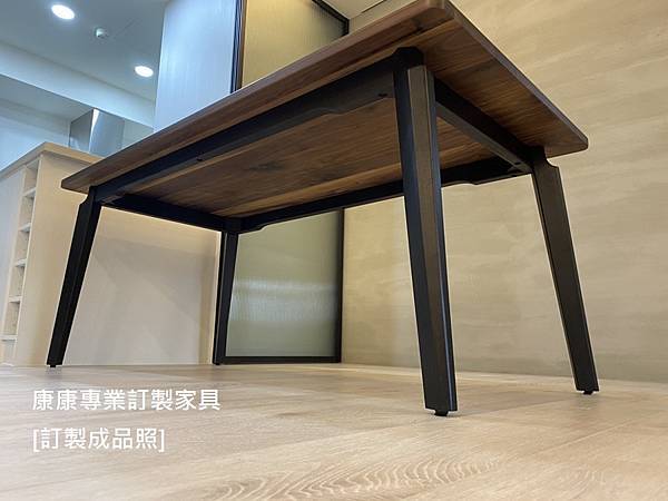Smania款型餐桌L180D90-4.jpg