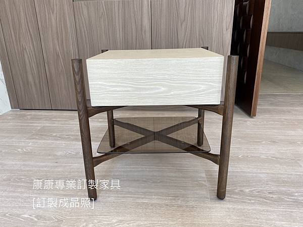 Regent床頭櫃W53D48-1.jpg Regent床頭櫃W53D48-1.jpg