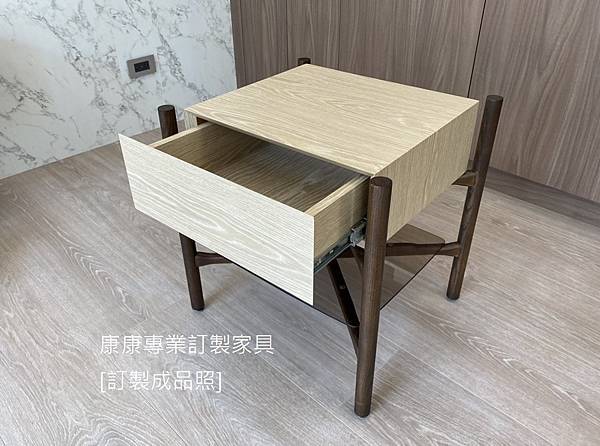 Regent床頭櫃W53D48-3.jpg Regent床頭櫃W53D48-3.jpg
