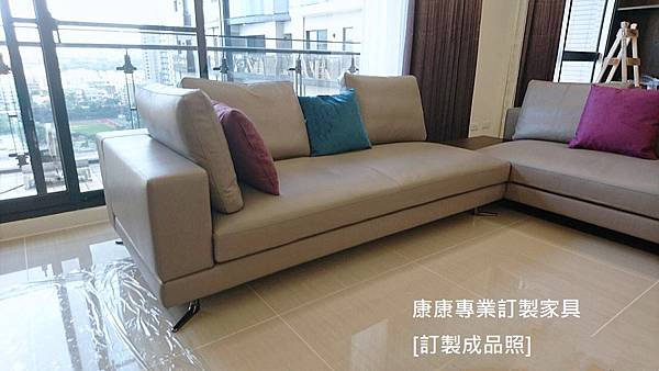 White沙發W409L323-3.jpg White沙發W409L323-3.jpg