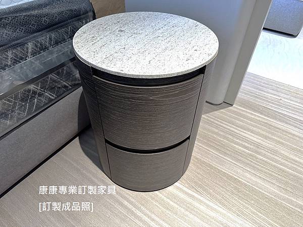 Obrit床頭櫃W40H50-1.jpg Obrit床頭櫃W40H50-1.jpg