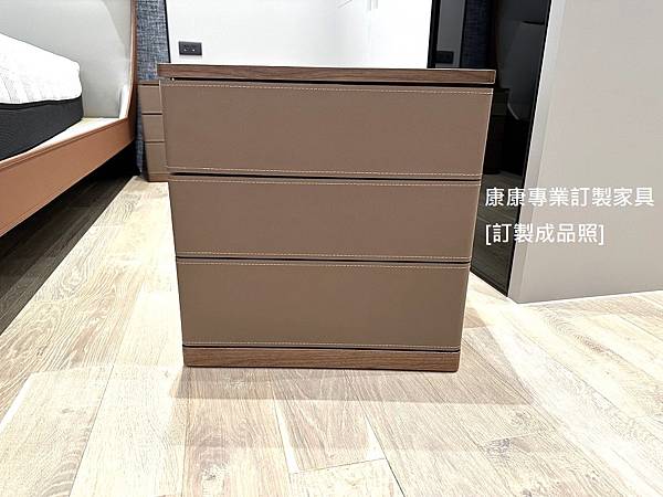 Fidelio床頭櫃W46D35H47-1.jpg Fidelio床頭櫃W46D35H47-1.jpg