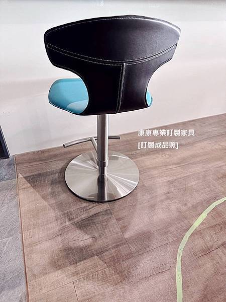 Montera升降吧台椅-10.jpg Montera升降吧台椅-10.jpg