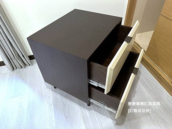 Morrison床頭櫃W60D50H60-3.jpg Morrison床頭櫃W60D50H60-3.jpg