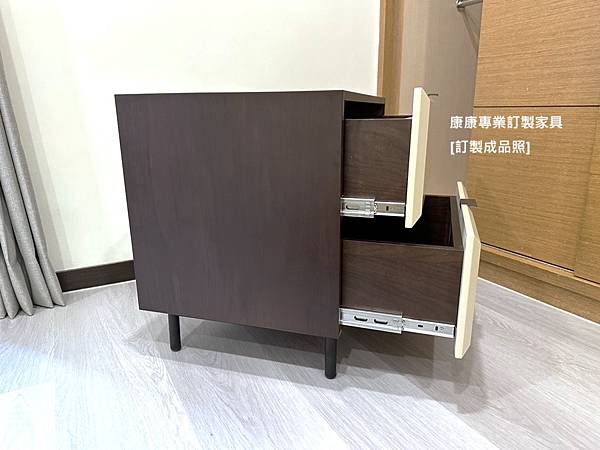 Morrison床頭櫃W60D50H60-4.jpg Morrison床頭櫃W60D50H60-4.jpg