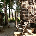 柬普寨的傳統外都會架高 ~ 河邊的高腳屋大概有兩三層樓高 ~