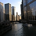 Chicago river一景