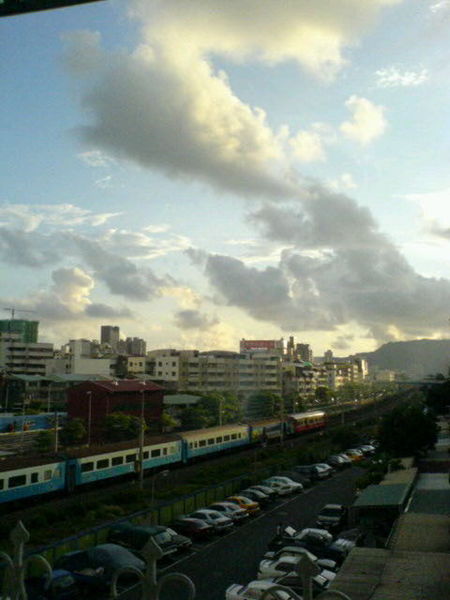 陽台外的藍天白雲