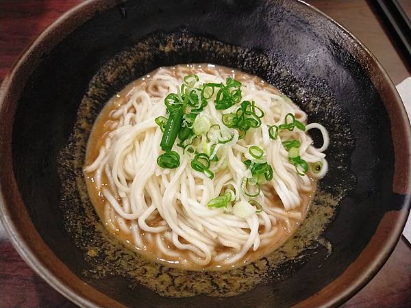 【三重美食】傳統麵食小菜滷味宵夜超棒選擇ー睿盛香麵村(自強店