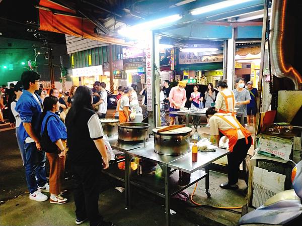 【景美夜巿美食】夜巿傳統老店內餡滿滿排隊純屬正常ー景美上海生