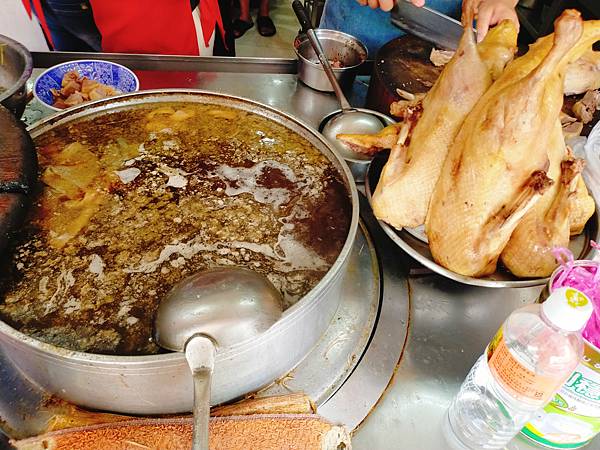 【雲林土庫美食】土庫媽祖廟旁傳香70多年的傳統老店ー阿海師鴨