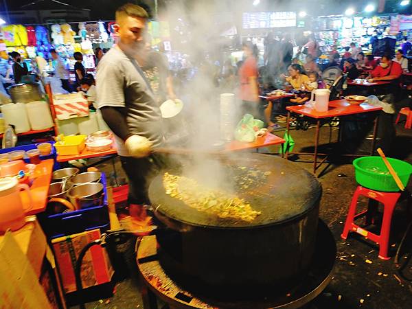 【雲林北港夜巿】吃喝玩樂皆有只開周三、六匯集百攤擹位夜巿—北