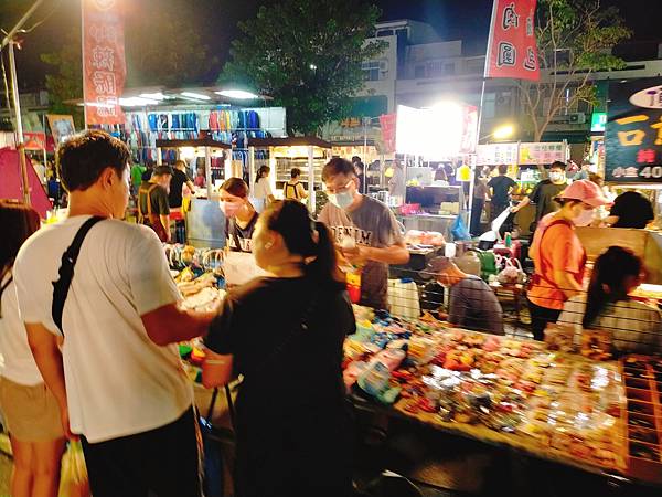 【雲林北港夜巿】吃喝玩樂皆有只開周三、六匯集百攤擹位夜巿—北