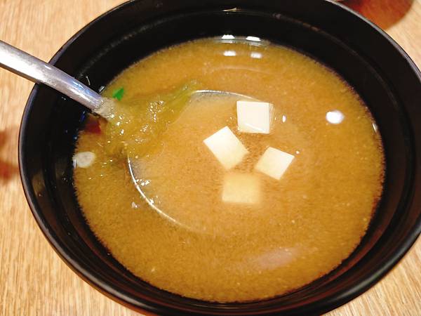 【台北信義區美食】【日式炸物丼飯】現炸現吃的香氣撲鼻熱騰炸物