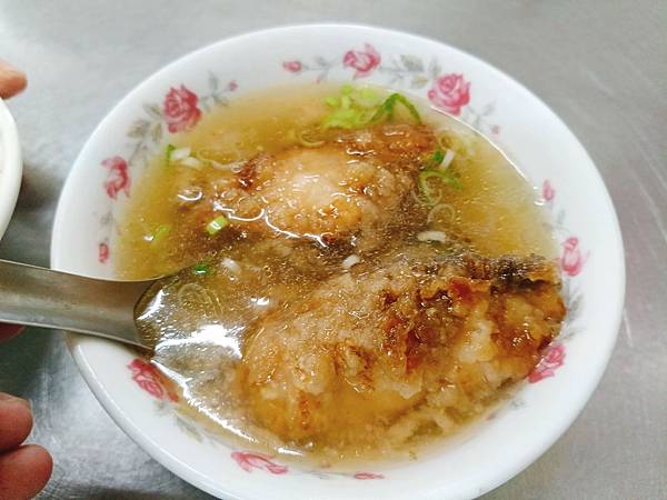 【雲林北港美食】北港媽祖廟旁的道地獨有草魚美食—北港草魚本舖