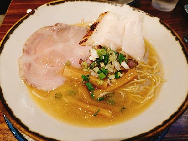 【台北大安美食】啥咪!用烏骨雞熬煮香氣迷人的雞白湯拉麵—Ha