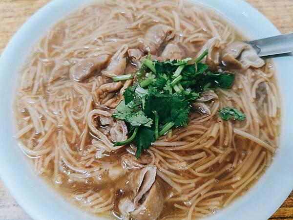 【新北樹林美食】樸實簡單佐料夠味又不死鹹麵線—阿興大腸麵線