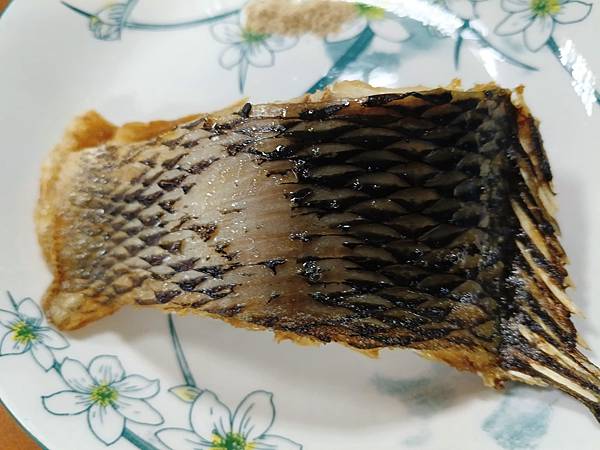 【新北萬里美食】愛吃魚不可錯過哦自家養殖魚無土味而且肉質Q彈