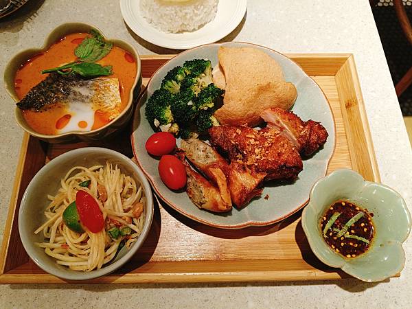 【台北中正美食】米其林一星級伊善（東北）風味泰式料理-頌丹樂