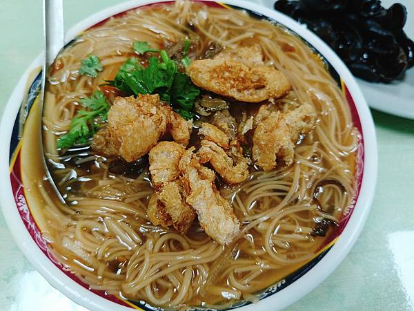 【台北南港美食】顛覆你的想像美味豪邁又平價麵線及自助餐-豪香