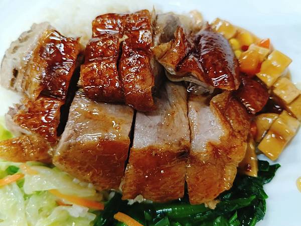 【台北中山美食】港式頂級美味皮脆多汁的燒鵝-家鴻燒鵝