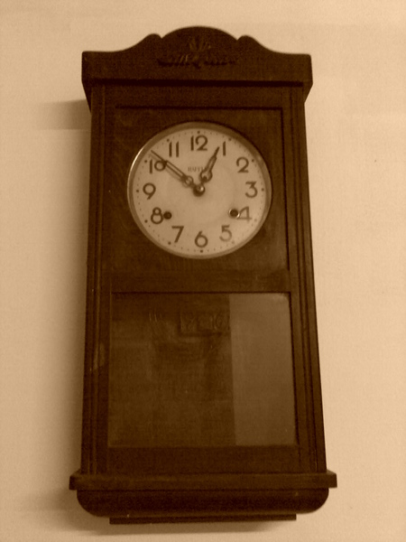 clock03.jpg clock03.jpg