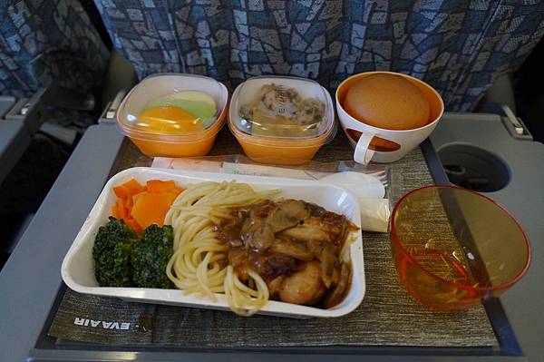 長榮航空 BR138 桃園機場->函館空港 飛機餐