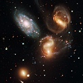 stephansquintet_hubble.jpg