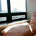 床&窗景.jpg